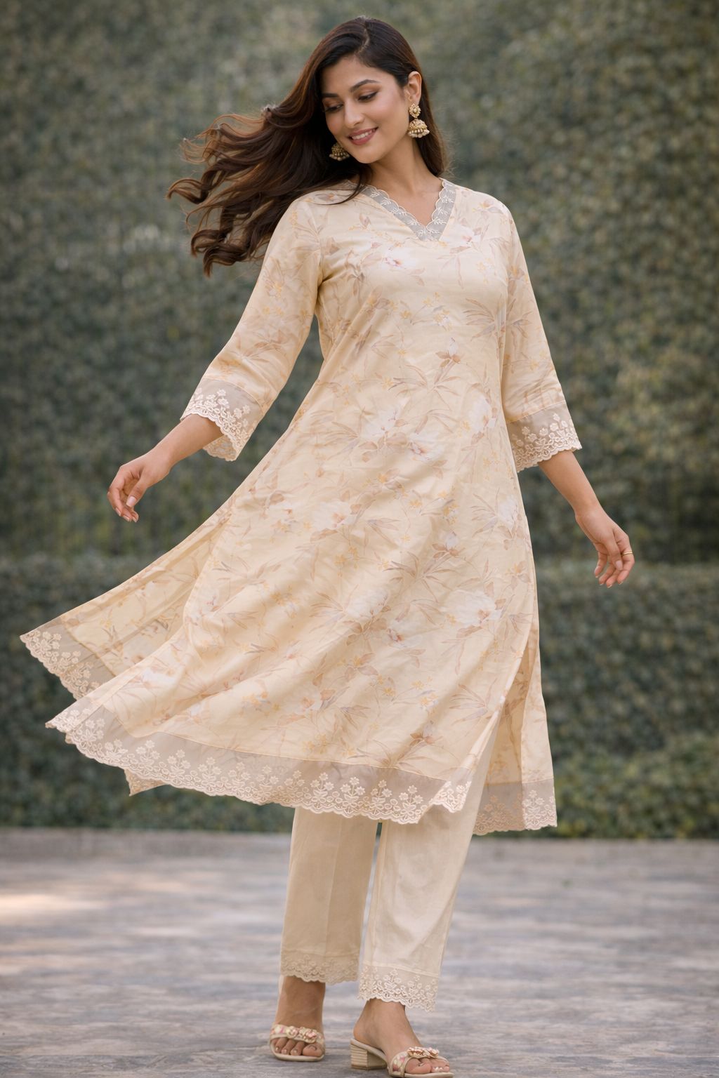 Women Beige Muslin Kurta Set