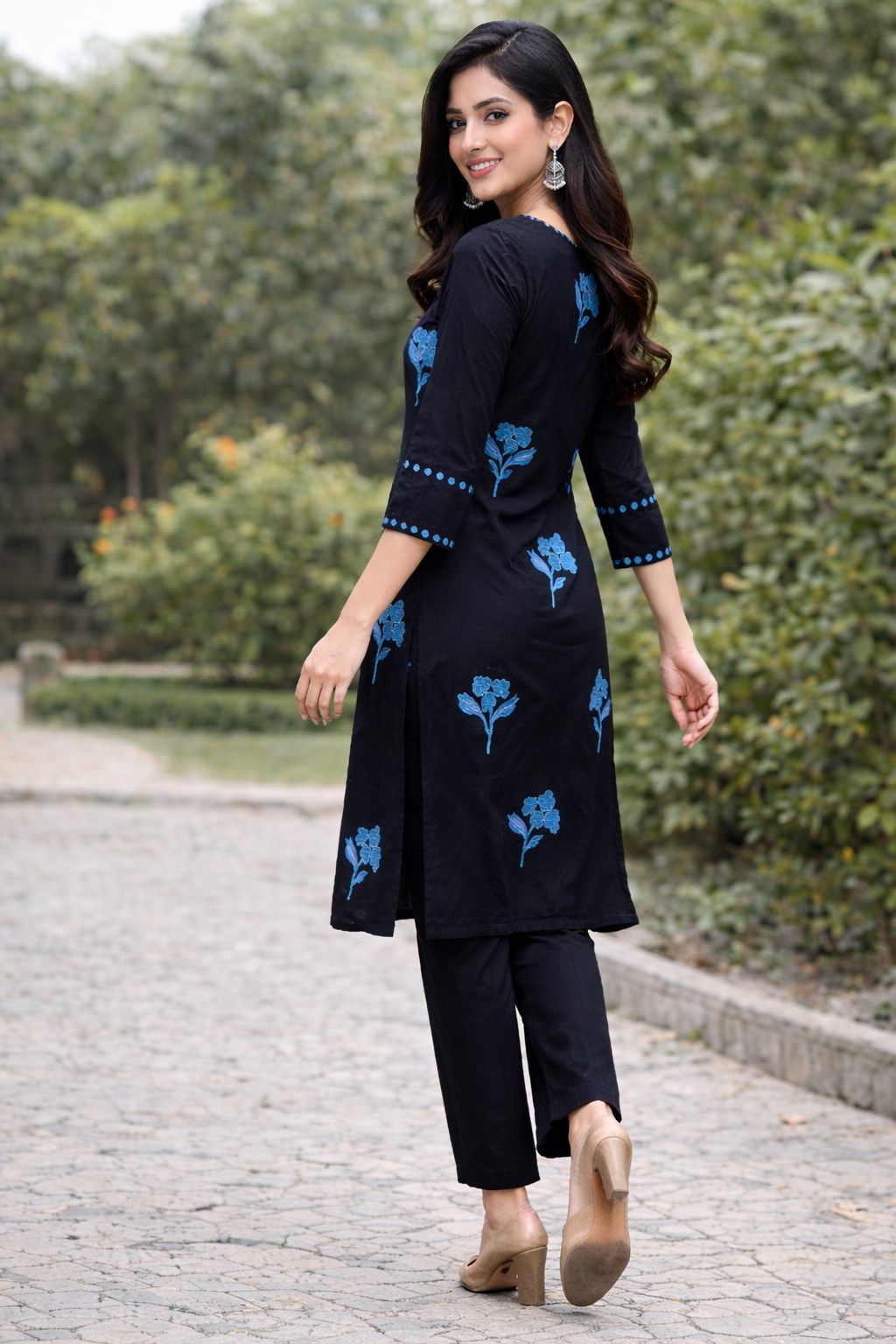 Women Black Dobby Fabric Kurta